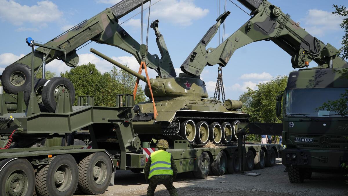 Estonia removes Soviet-era monument, citing public order | AP News